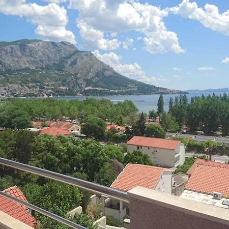 Apartment Rene Omiš Eksteriør bilde