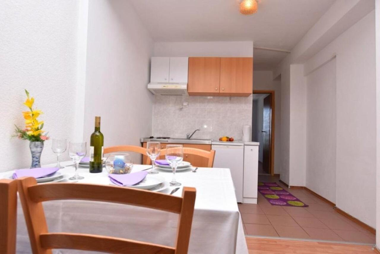 Apartment Rene Omiš Eksteriør bilde