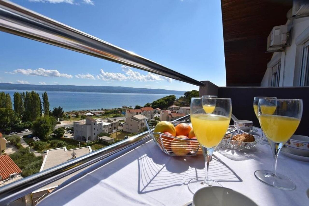 Apartment Rene Omiš Eksteriør bilde