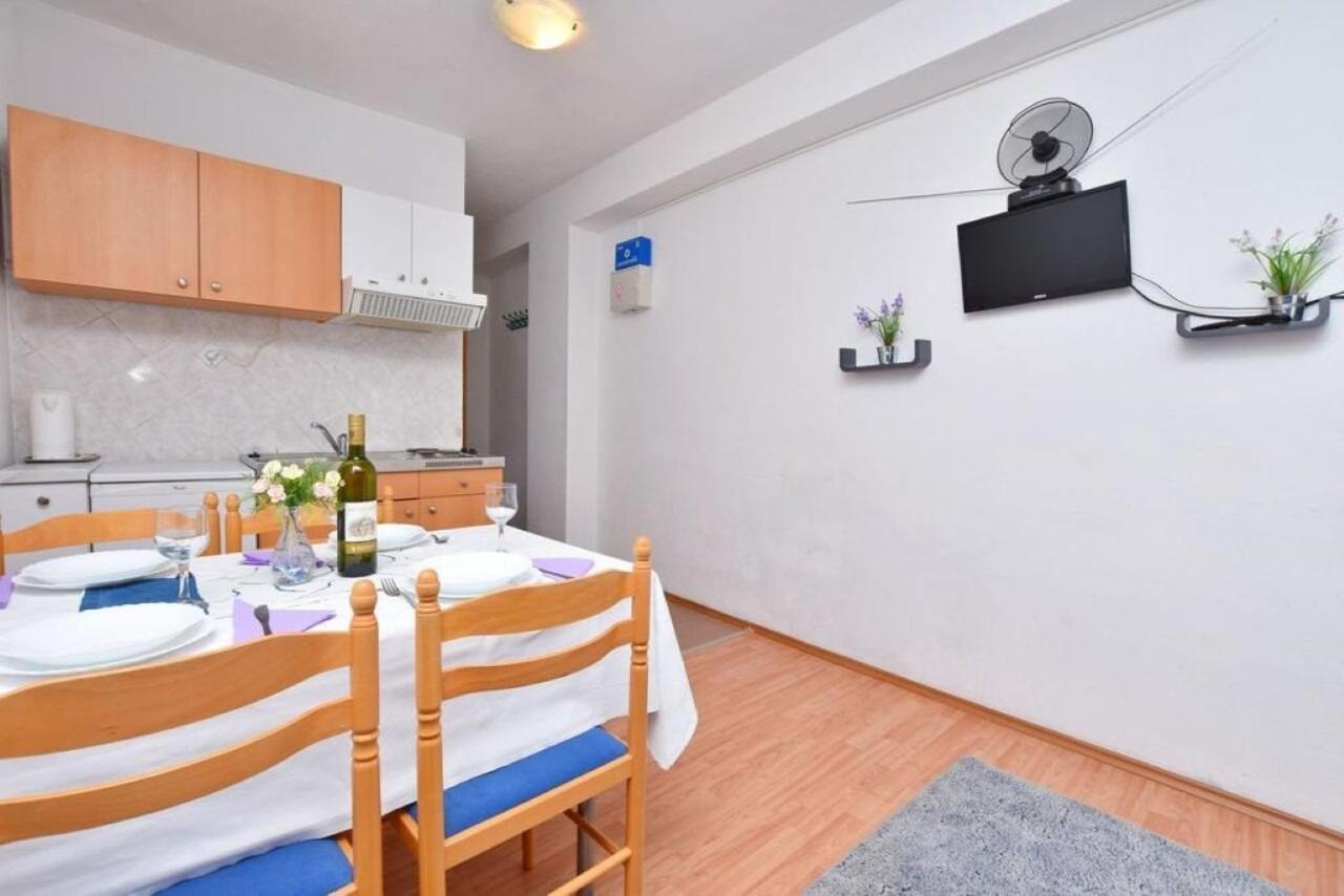 Apartment Rene Omiš Eksteriør bilde